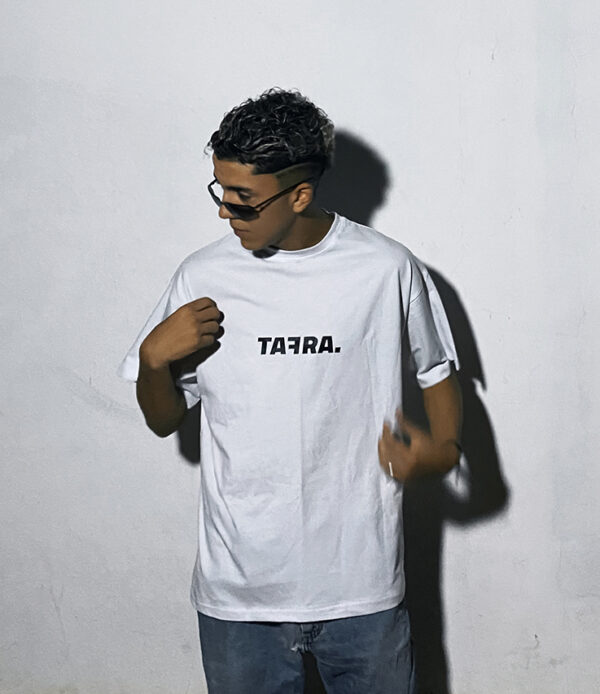 Tafra clothes - white oversized t-shirt - born to be different