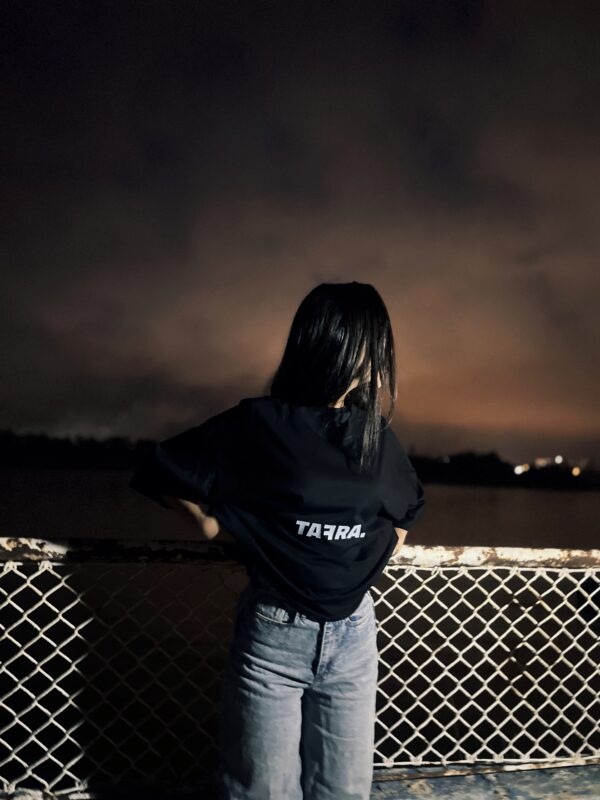 Tafra Clothes - black oversized t-shirt for girls - the silent evolution - Image 2