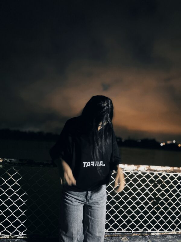 Tafra Clothes - black oversized t-shirt for girls - the silent evolution - Image 3